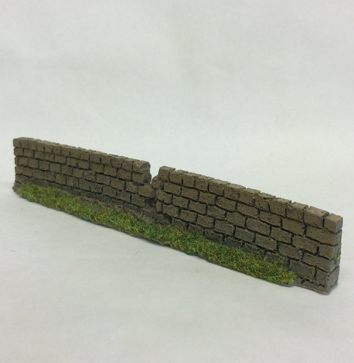 Javis OO Gauge Garden Damaged walling Light Brown - - - Model Realm