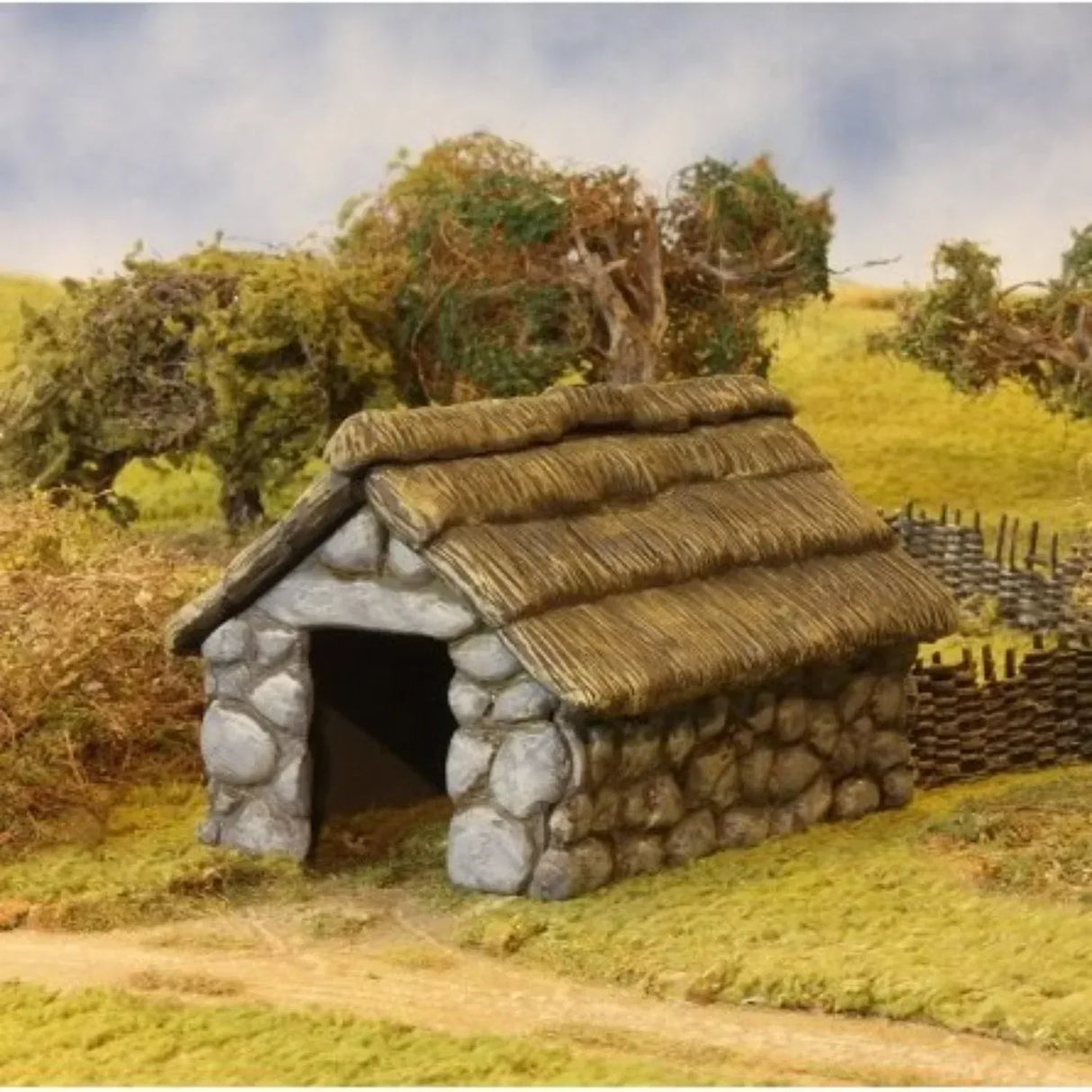Stone/Thatched Outbuilding - Model Realm