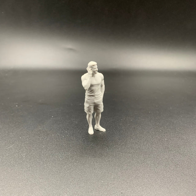 Muscular Crew Figure – Using Phone – Summer Collection 1/32 scale